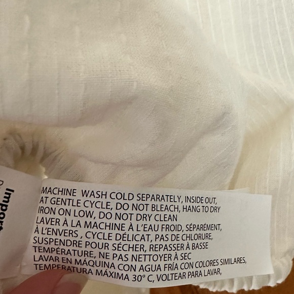 Women’s Top - Picture 3 of 9